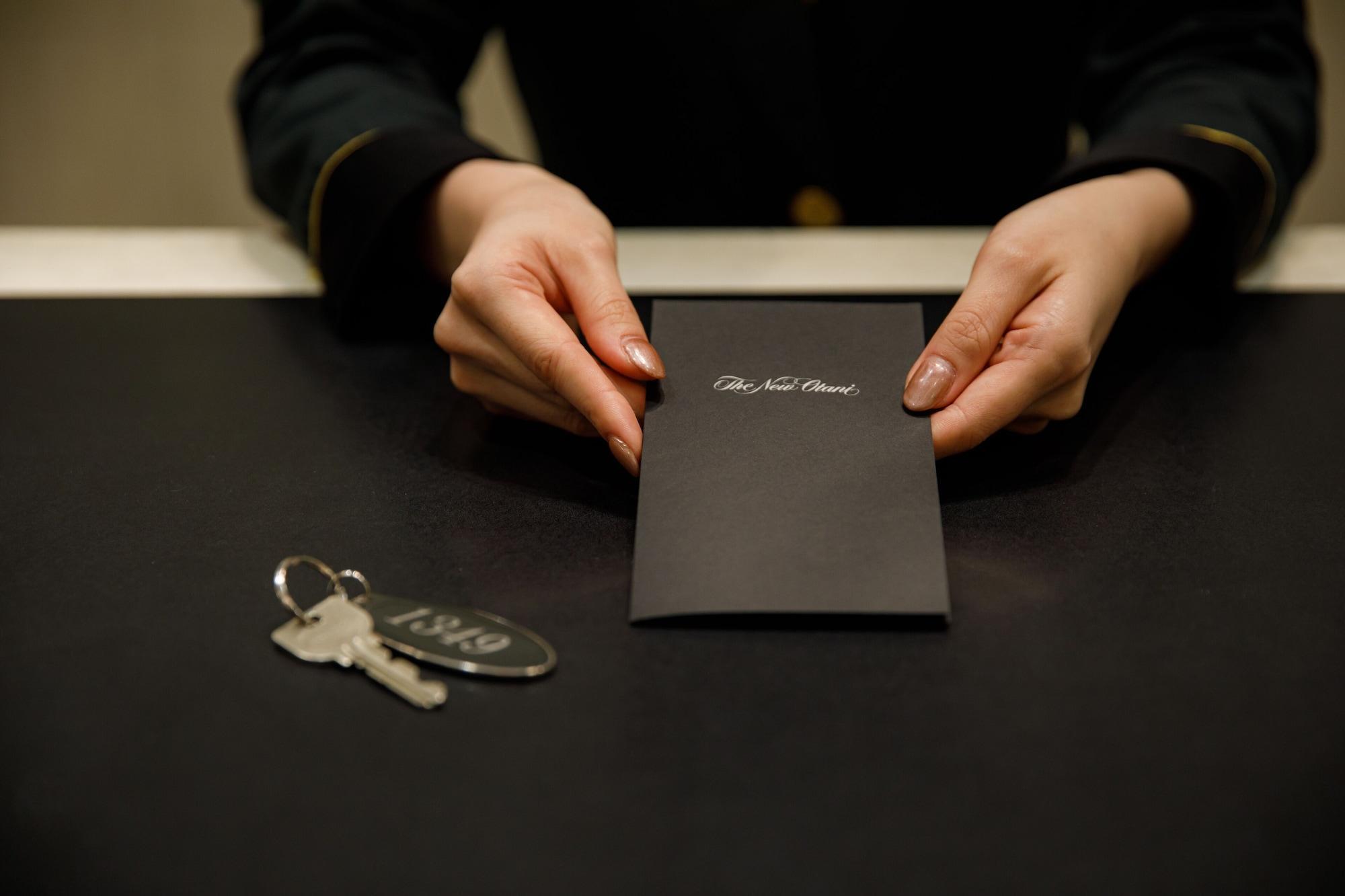 Hotel New Otani Hakata Fukuoka  Buitenkant foto A hotel key card