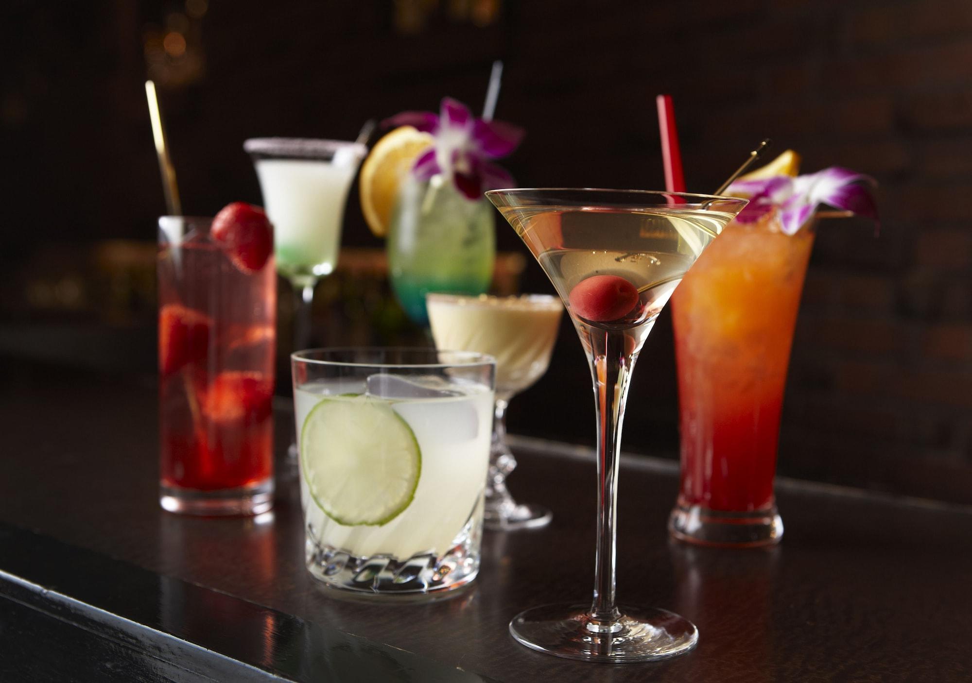 Hotel New Otani Hakata Fukuoka  Buitenkant foto A selection of cocktails