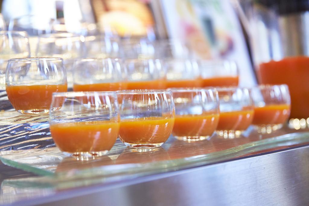 Hotel New Otani Hakata Fukuoka  Buitenkant foto Carrot juice